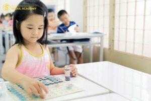 Một lớp học Kumon dành cho trẻ