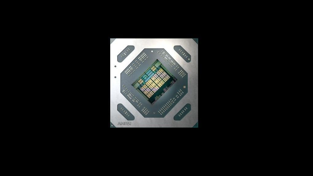 AMDs Navi 14 (Rendering, kein Foto) beherbergt 6.400.000.000 Transistoren (wir haben nicht nachgezählt!) in 7-nm-Fertigung und ist daher nur 158 mm² groß. Zwei Heatpipes im Kühlerboden passen bequem darauf.