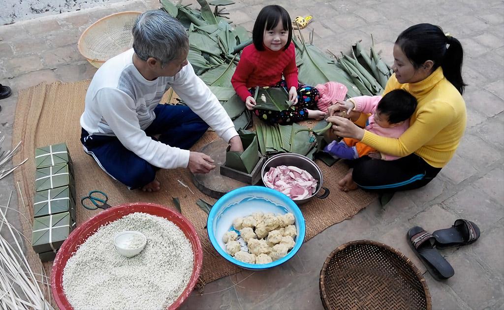 Miền thương nhớ: Bánh tét chiên nóng nóng, giòn rụm, thấm mùi dầu phụng thơm lừng