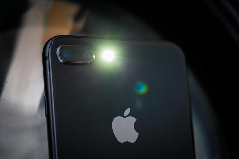 Công dụng việc bật flash khi có điện thoại iPhone