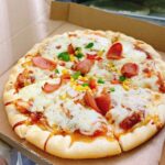 Cách làm pizza xúc xích bằng lò nướng