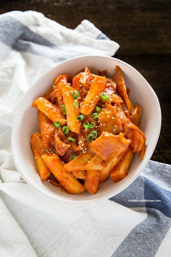 Tteokbokki (Spicy Rice Cakes)