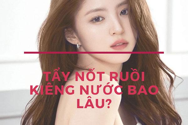 Tẩy nốt ruồi kiêng nước trong bao lâu? Rửa mặt có sao không?