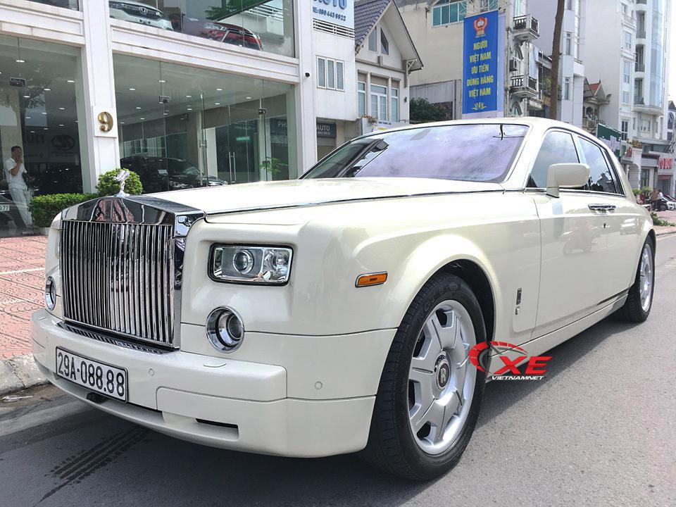 Rolls-Royce Phantom biển tứ quý 8 giá chỉ 9 tỷ đồng ở Hà Nội