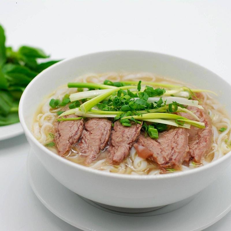 1 tô phở bò bao nhiêu calo? Ăn nhiều phở béo không?