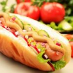 Bánh Hotdog bao nhiêu calo? Bí quyết ăn Hotdog không bị mập